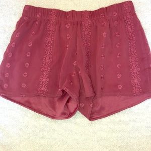L.A. Hearts: maroon flowy shorts